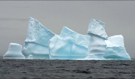 Айсберги у берегов Антарктиды