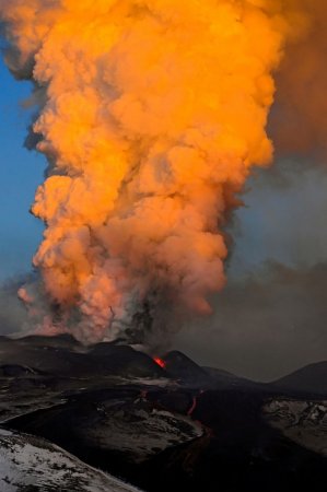 Мощное извержение вулкана на Камчатке