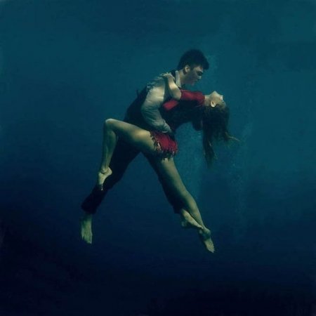 Танцы под водой